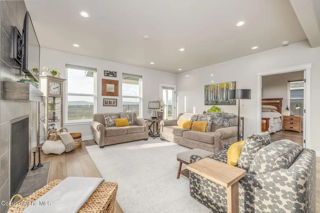 3351 N Blaze Loop Post Falls ID 83854