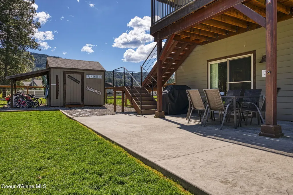 453 Birch Haven Drive Sagle ID 83860