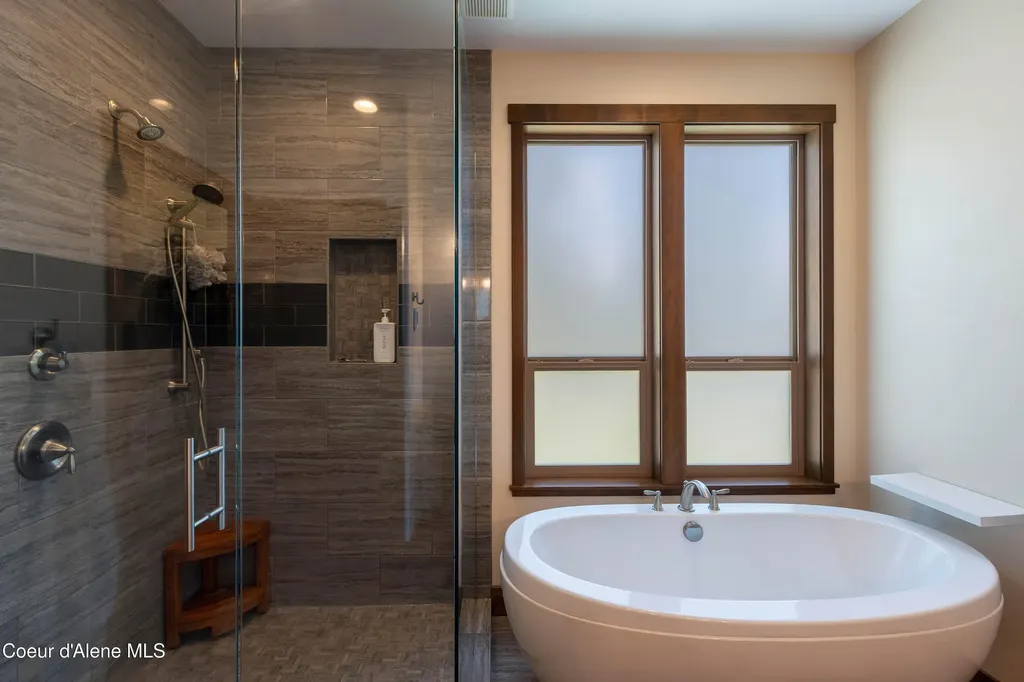 355 Olympic Drive Sandpoint ID 83864
