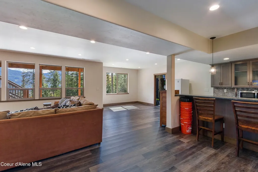 355 Olympic Drive Sandpoint ID 83864