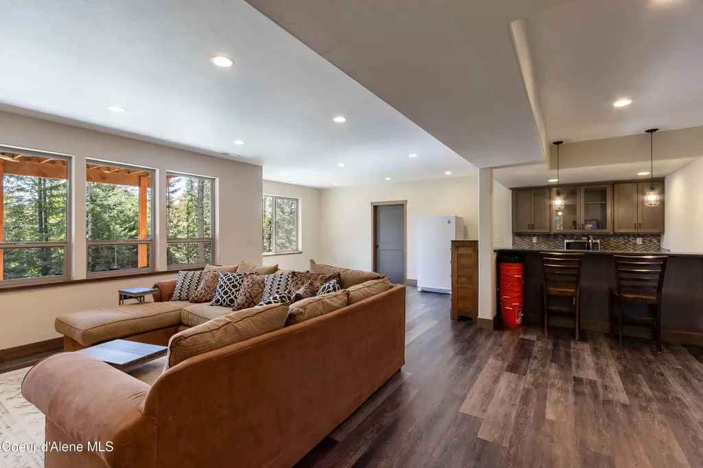 355 Olympic Drive Sandpoint ID 83864