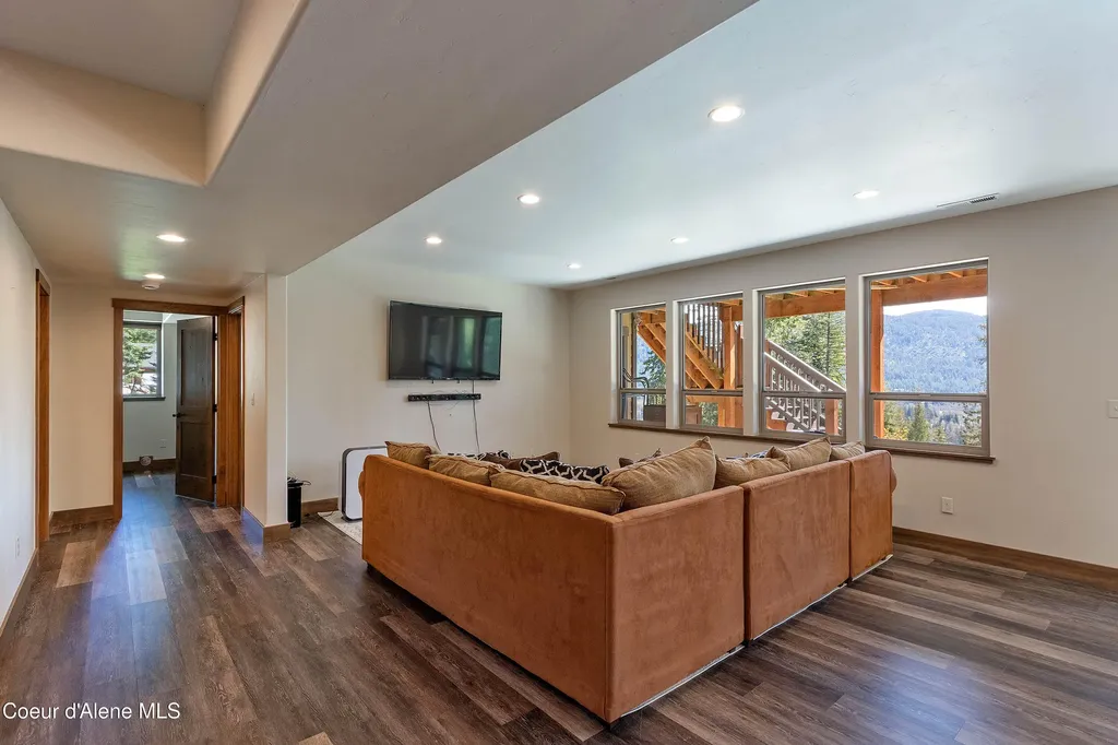 355 Olympic Drive Sandpoint ID 83864