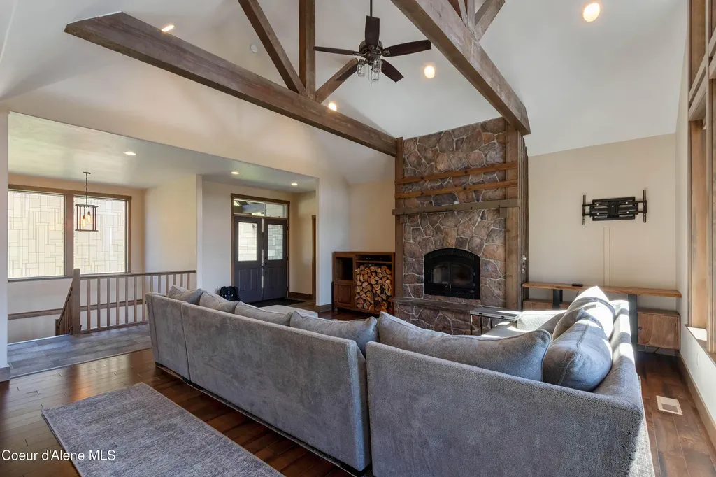 355 Olympic Drive Sandpoint ID 83864