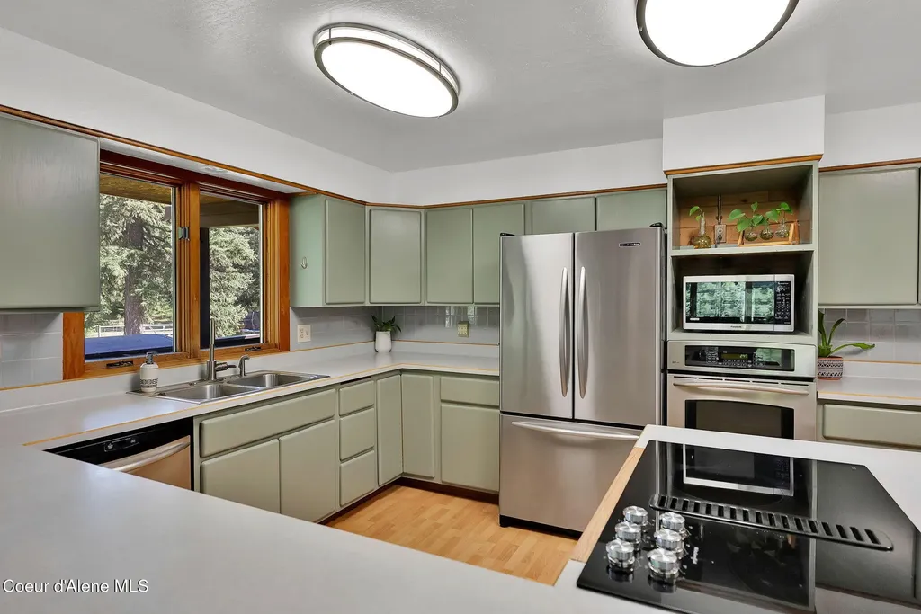 24842 N Cedar Mountain Road Athol ID 83801