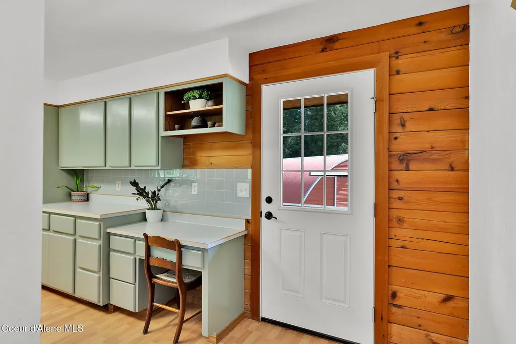 24842 N Cedar Mountain Road Athol ID 83801