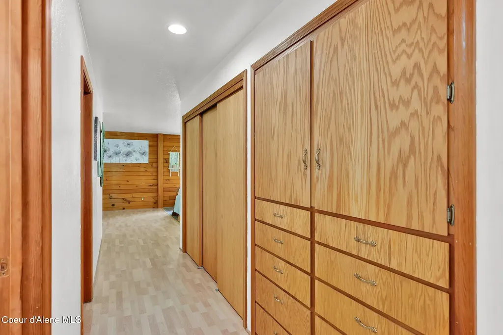 24842 N Cedar Mountain Road Athol ID 83801