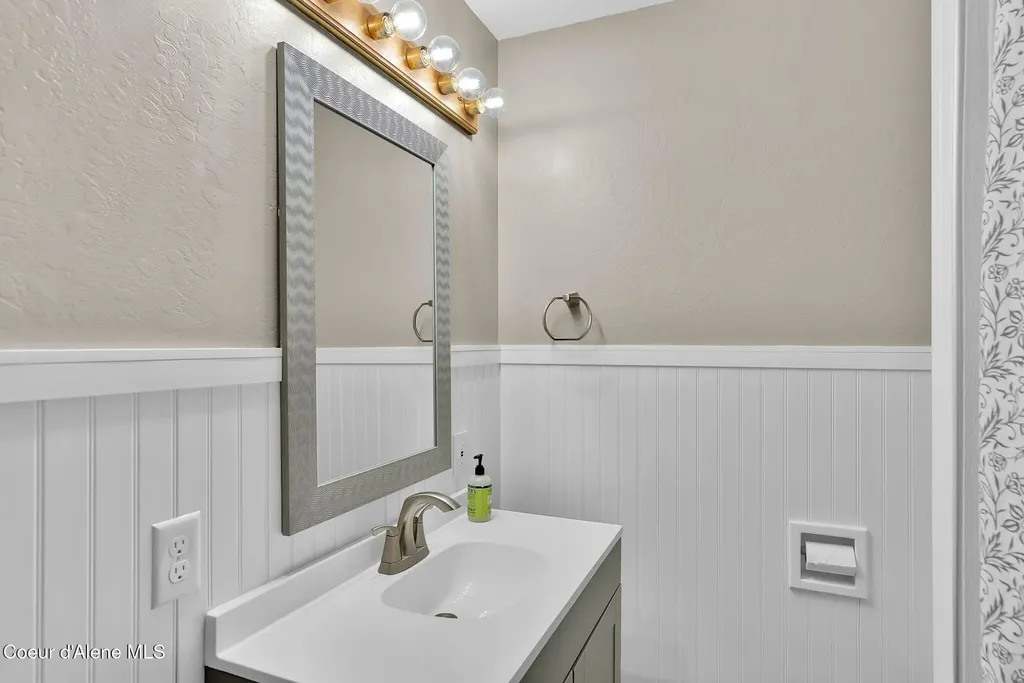 24842 N Cedar Mountain Road Athol ID 83801