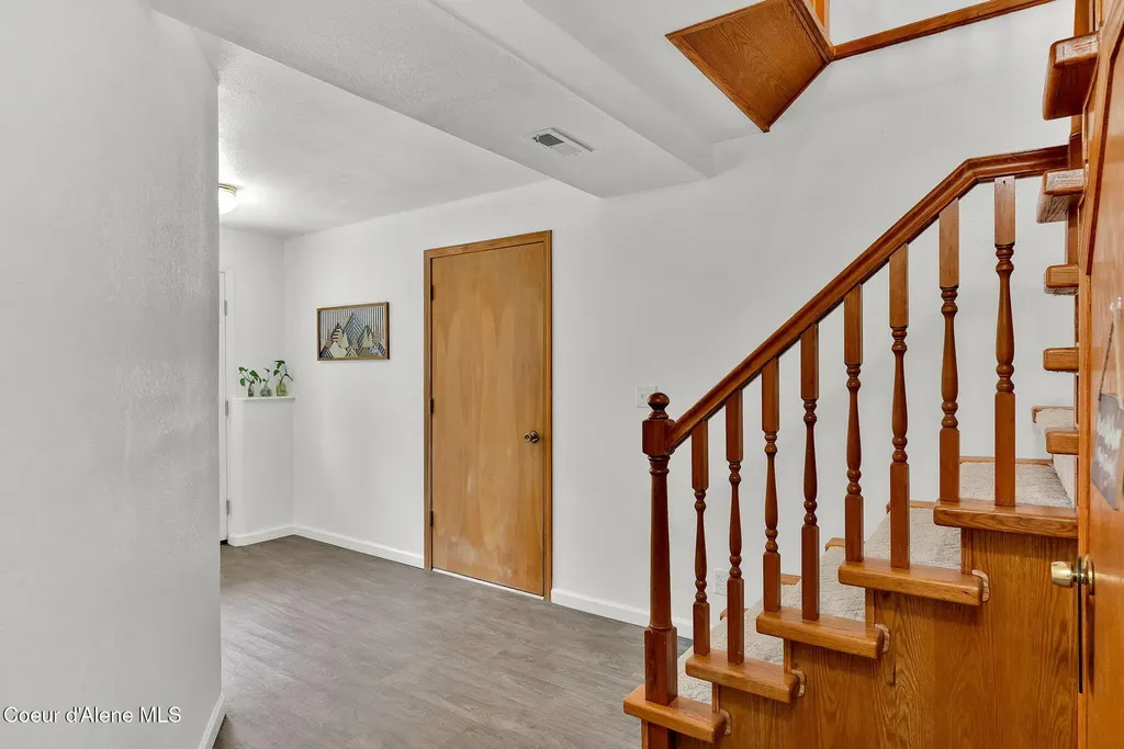 24842 N Cedar Mountain Road Athol ID 83801