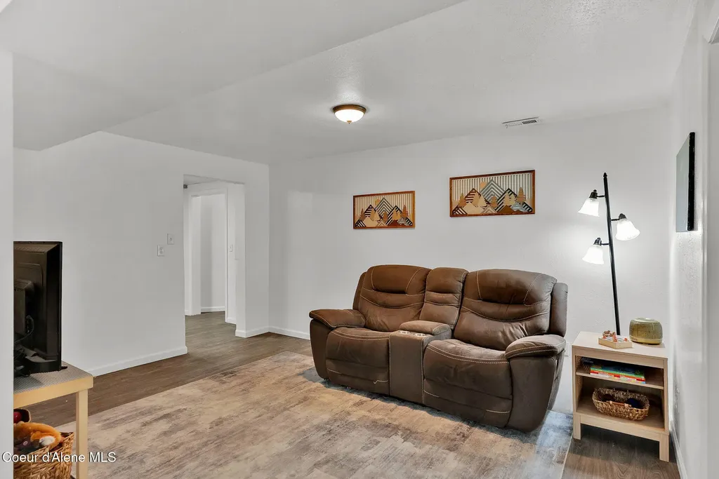 24842 N Cedar Mountain Road Athol ID 83801