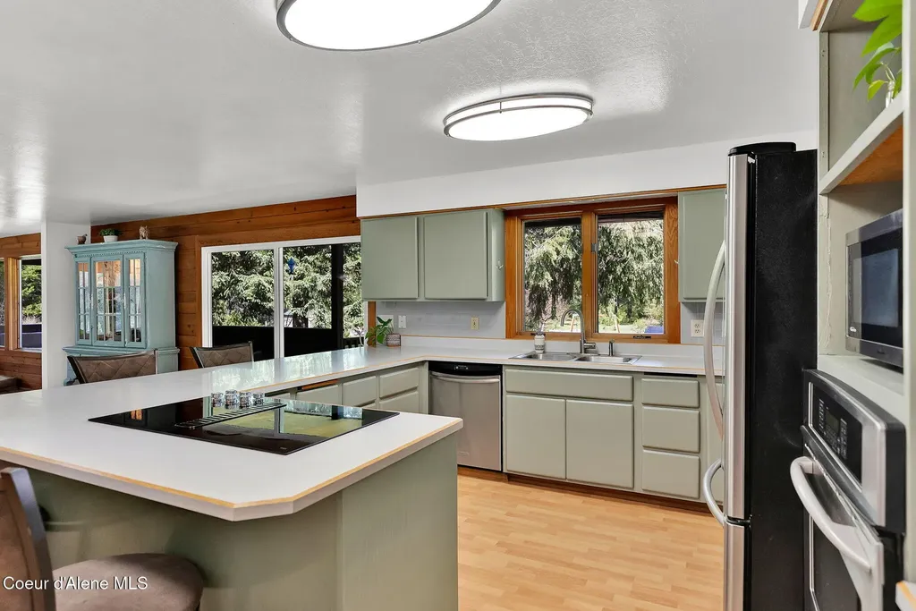 24842 N Cedar Mountain Road Athol ID 83801
