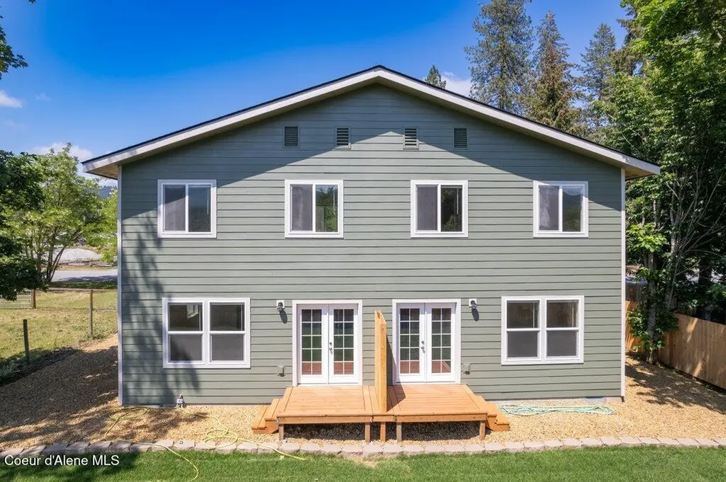 34 E Jefferson Avenue Priest River ID 83856