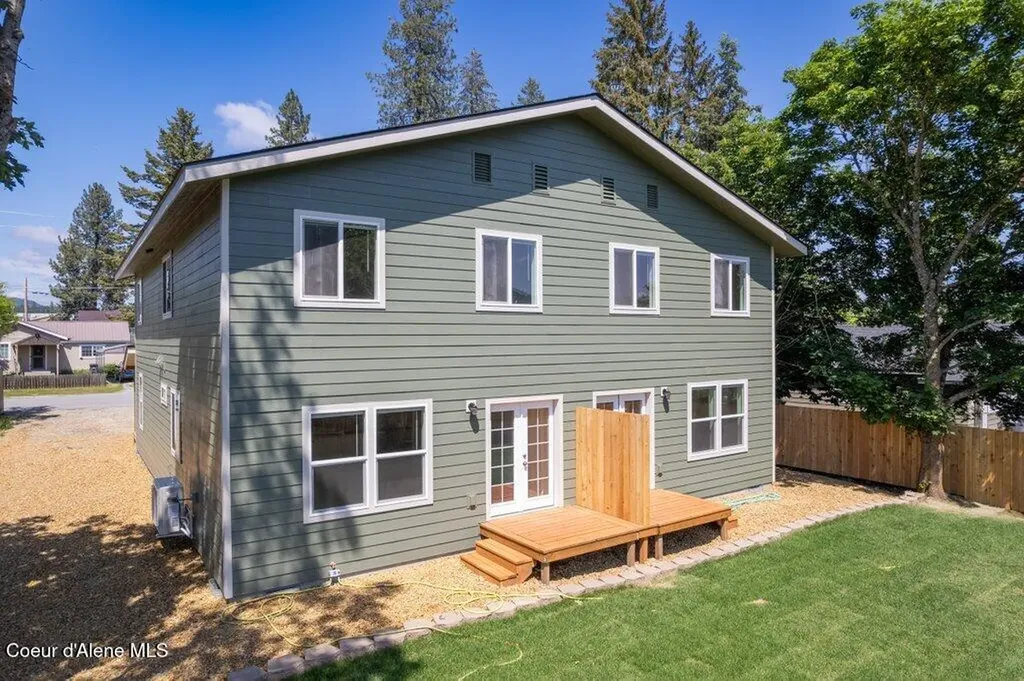 34 E Jefferson Avenue Priest River ID 83856