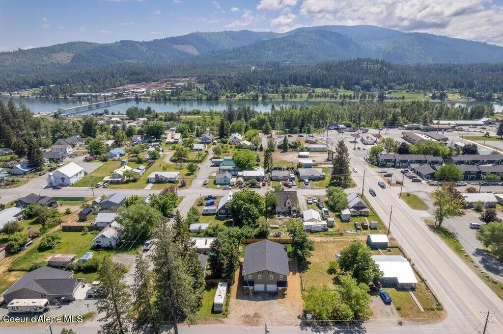 34 E Jefferson Avenue Priest River ID 83856