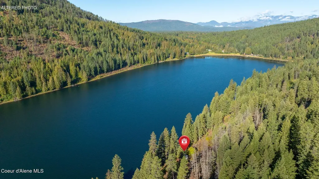 1402 Mirror Lake Road Sagle ID 83860