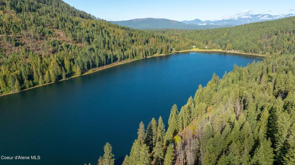 1402 Mirror Lake Road Sagle ID 83860