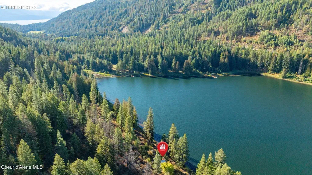 1402 Mirror Lake Road Sagle ID 83860