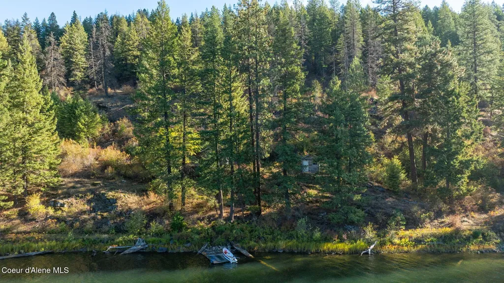 1402 Mirror Lake Road Sagle ID 83860
