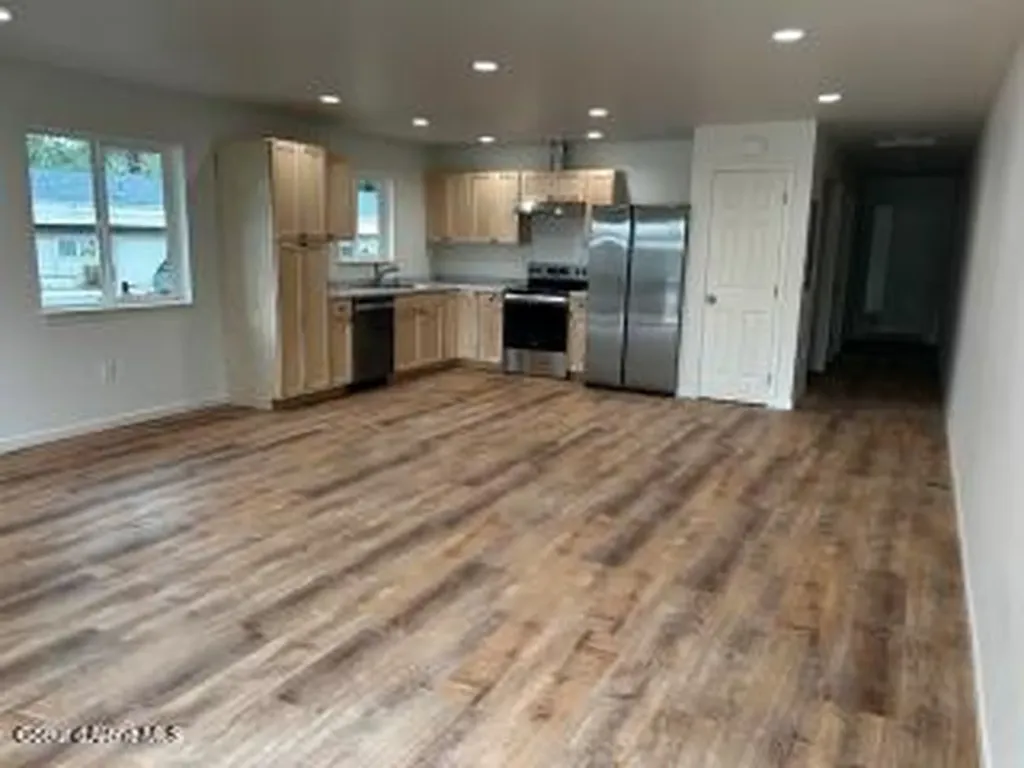 368 Harriet Street Priest River ID 83856