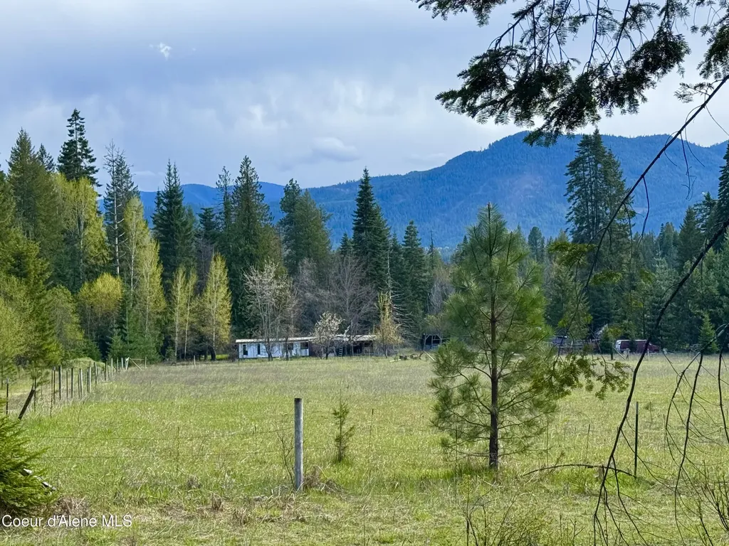 8 Dead Horse Lane Heron MT 59844