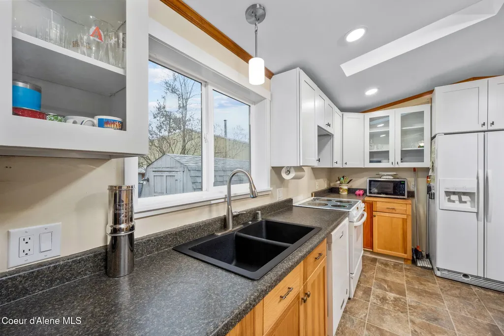 9140 N Starr Loop Hayden ID 83835