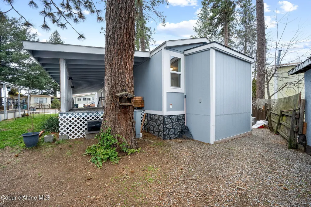 9140 N Starr Loop Hayden ID 83835