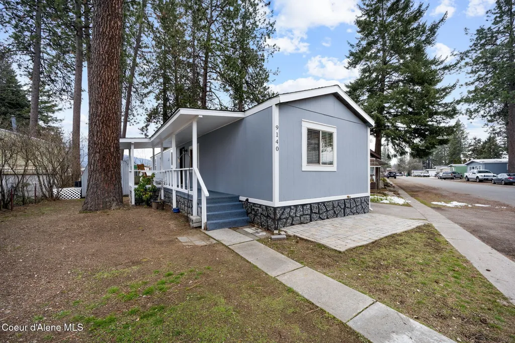 9140 N Starr Loop Hayden ID 83835