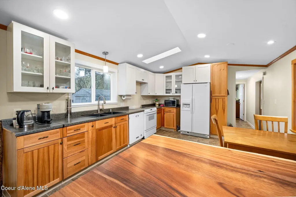 9140 N Starr Loop Hayden ID 83835