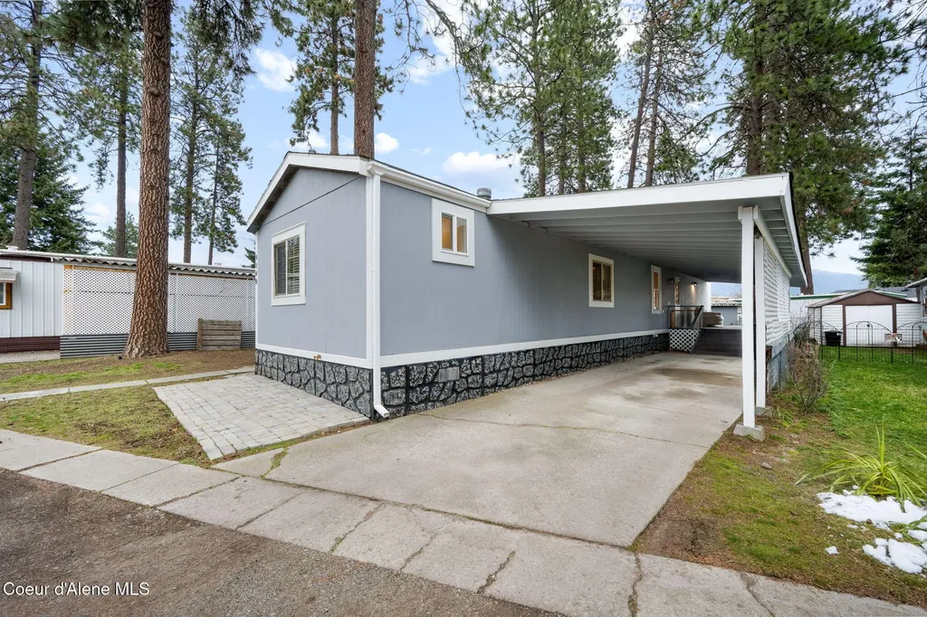 9140 N Starr Loop Hayden ID 83835