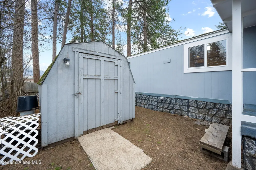 9140 N Starr Loop Hayden ID 83835
