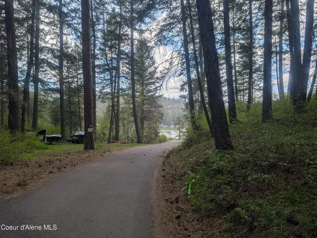 Nka N Osprey Road Spirit Lake ID 83869