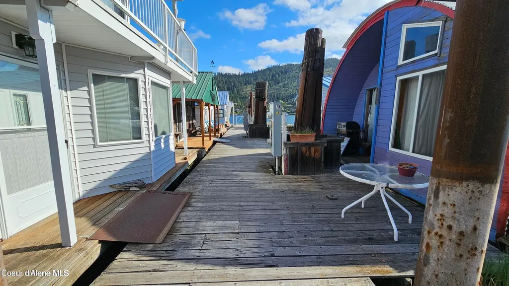 33671 N Macdonalds 2nd Dock Drive Bayview ID 83803