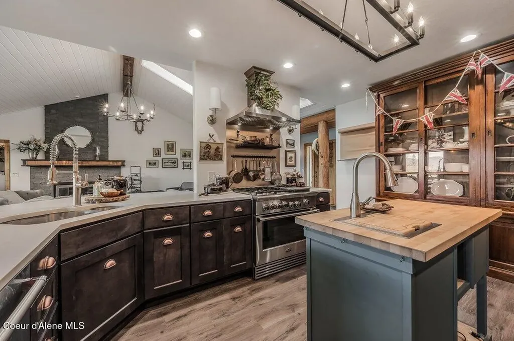 2875 Gold Creek Road Sandpoint ID 83864