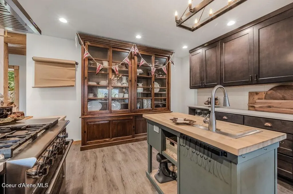 2875 Gold Creek Road Sandpoint ID 83864