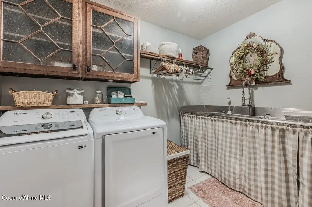 2875 Gold Creek Road Sandpoint ID 83864