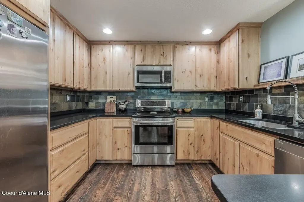2875 Gold Creek Road Sandpoint ID 83864