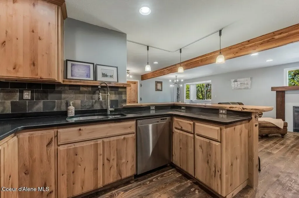 2875 Gold Creek Road Sandpoint ID 83864