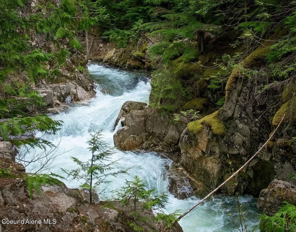 2875 Gold Creek Road Sandpoint ID 83864