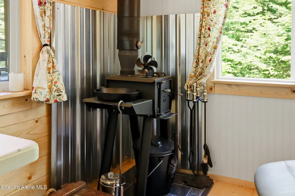 4177 E Eagles Mere Road Harrison ID 83833