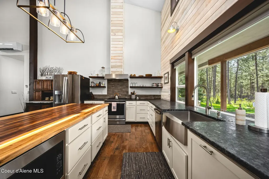 27139 N Warren Road Athol ID 83801