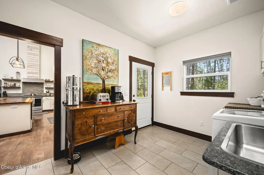27139 N Warren Road Athol ID 83801