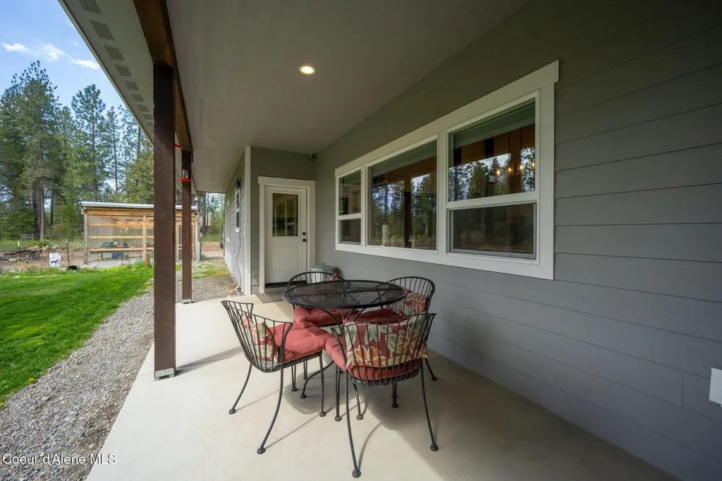 27139 N Warren Road Athol ID 83801