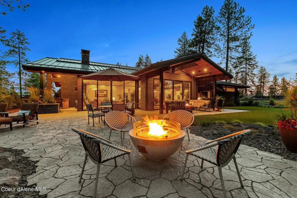 6282 S Old Barn Road Harrison ID 83833