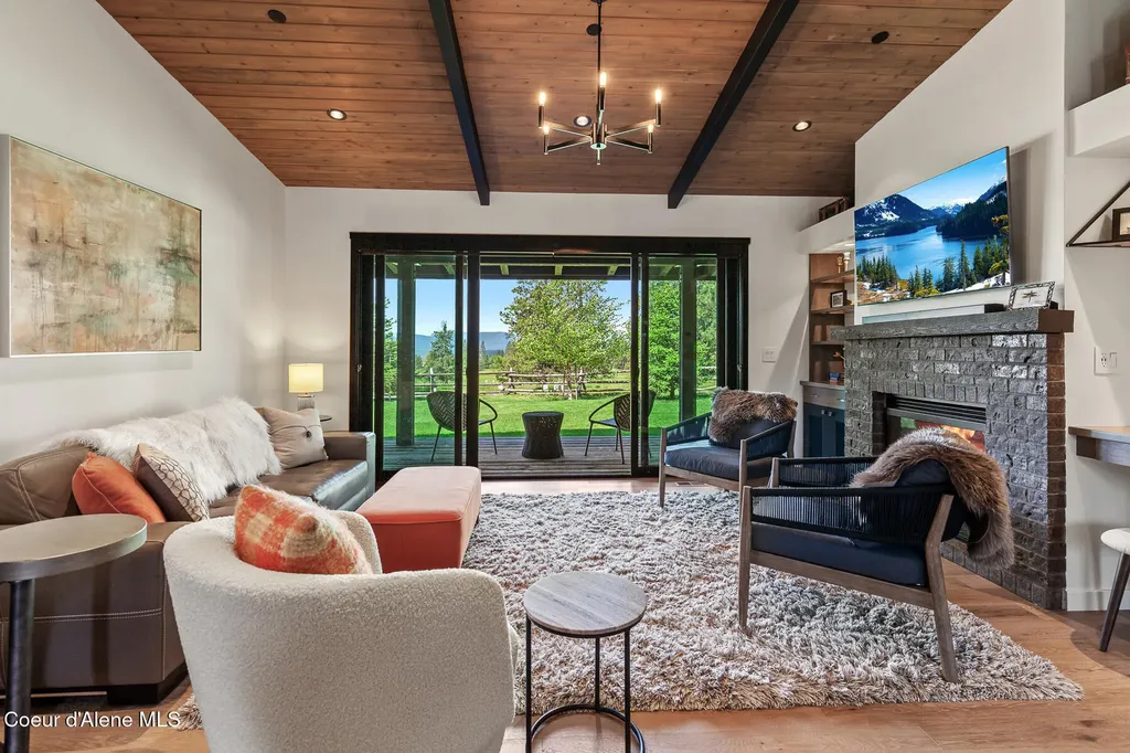 6282 S Old Barn Road Harrison ID 83833