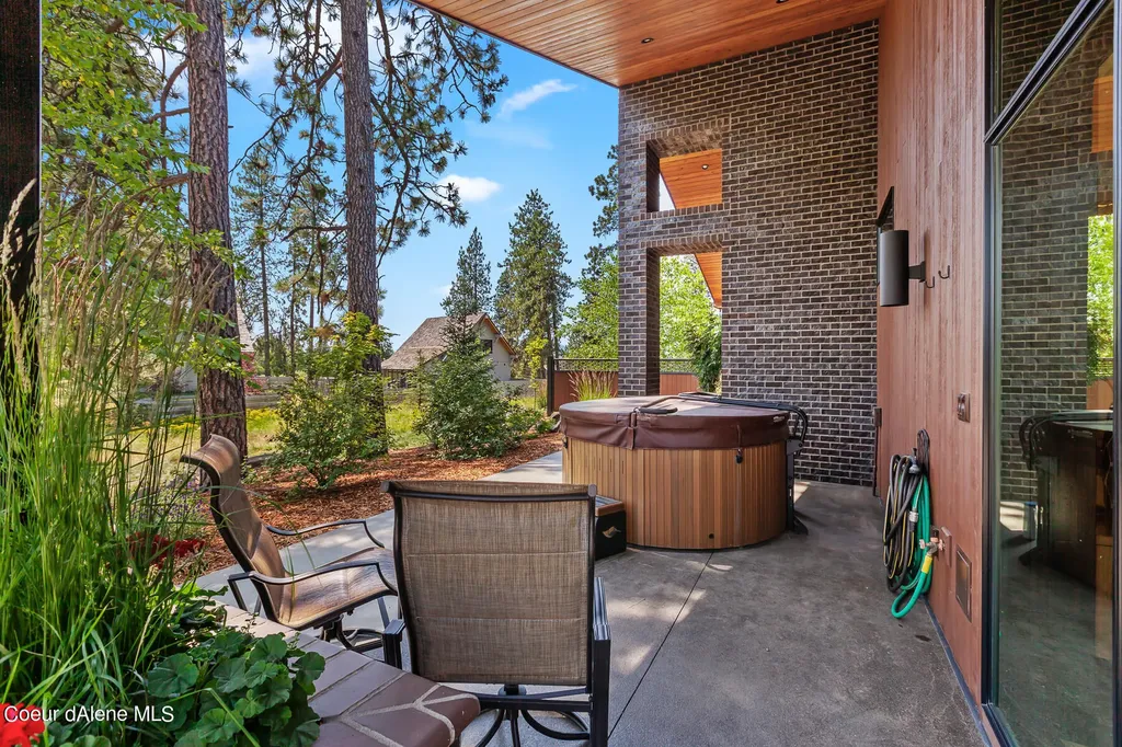 6282 S Old Barn Road Harrison ID 83833