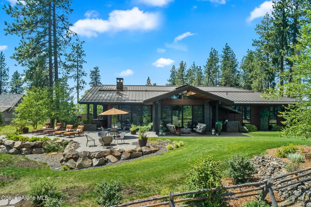 6282 S Old Barn Road Harrison ID 83833