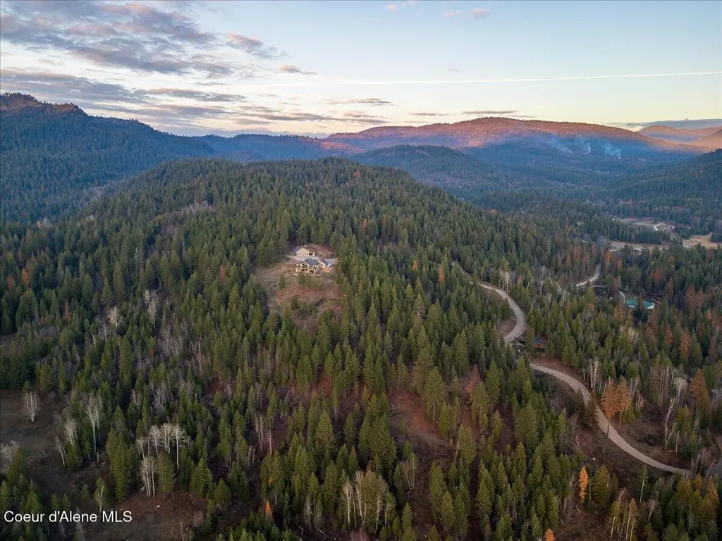 3251 Elmira Road Sandpoint ID 83864