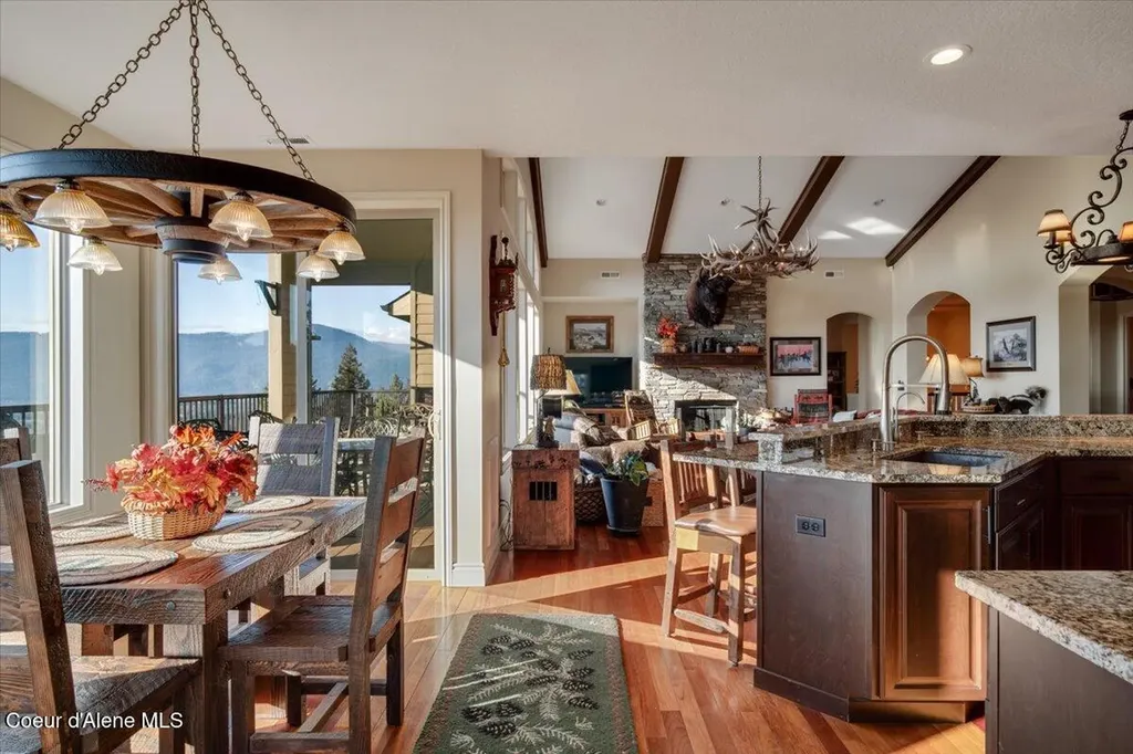 3251 Elmira Road Sandpoint ID 83864