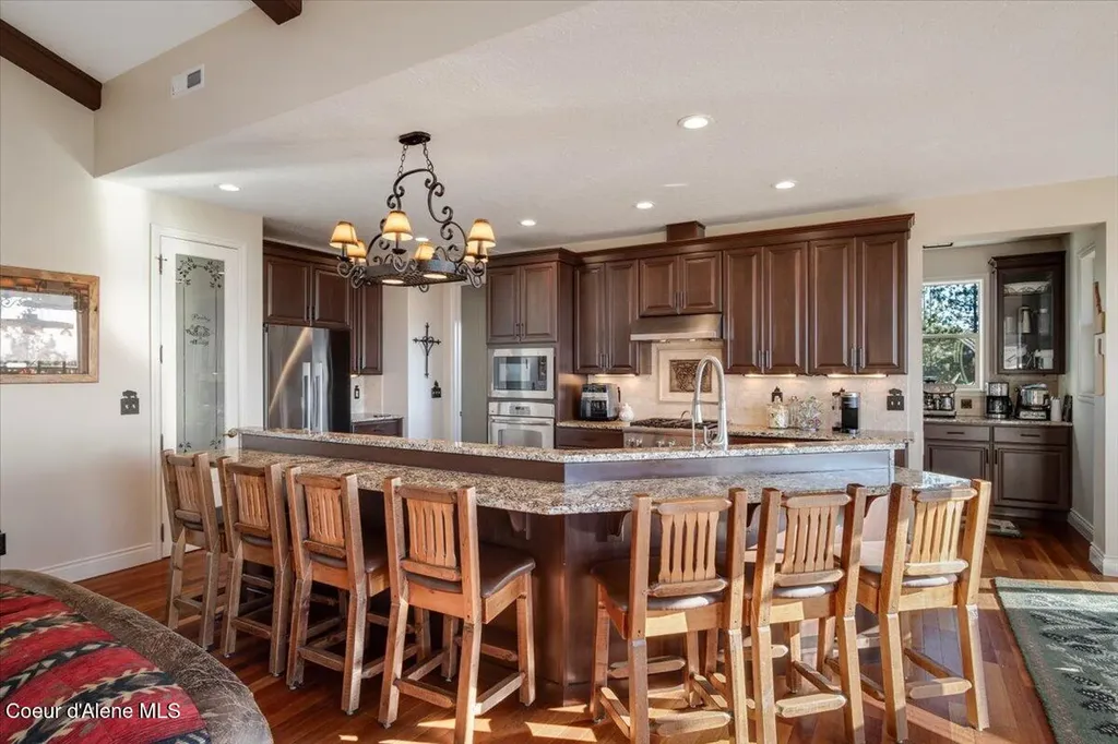 3251 Elmira Road Sandpoint ID 83864