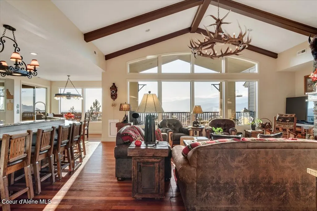 3251 Elmira Road Sandpoint ID 83864