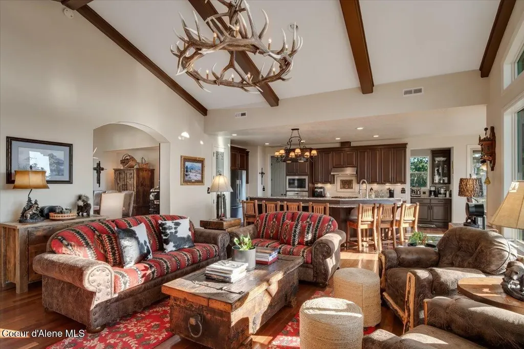 3251 Elmira Road Sandpoint ID 83864
